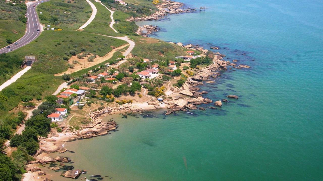 Al Faro Bianco B&B E Residence Con Parcheggio Vasto Bagian luar foto